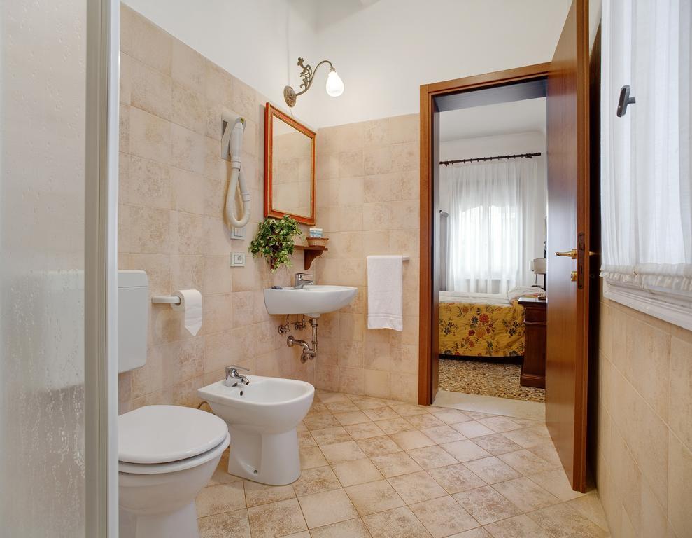 Casa Rezzonico Bed & Breakfast เวนิส ภายนอก รูปภาพ