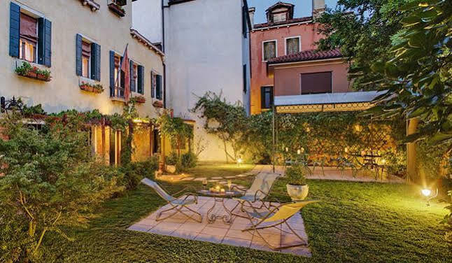 Casa Rezzonico Bed & Breakfast เวนิส ภายนอก รูปภาพ