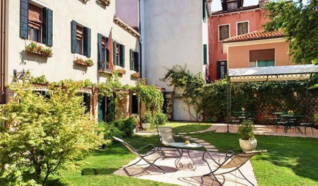 Casa Rezzonico Bed & Breakfast เวนิส ภายนอก รูปภาพ